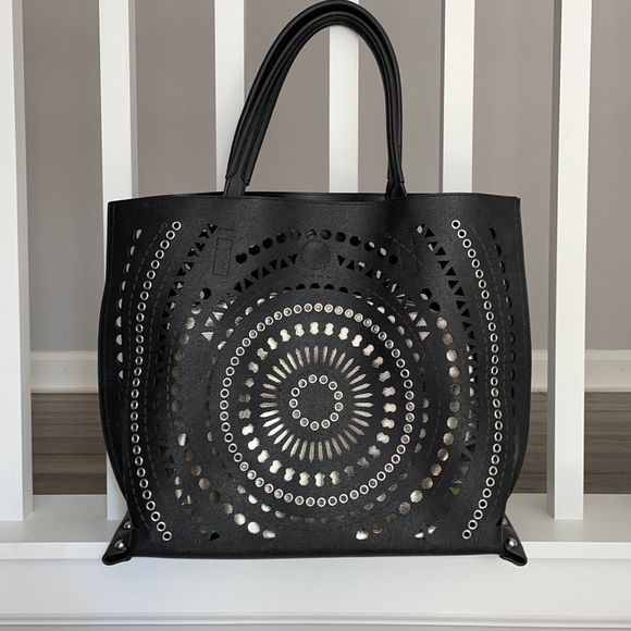 Handbags - Chinese Laundry Tote